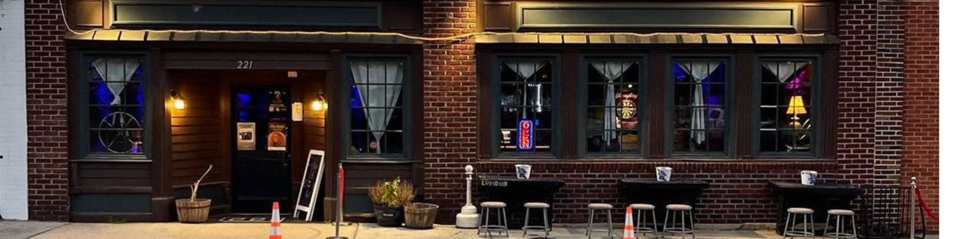 close-up of outdoor dining area in front of Flat Iron